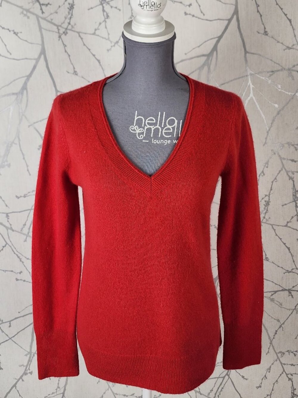 Halogen Red 100% Cashmere Knit V-Neck Sweater